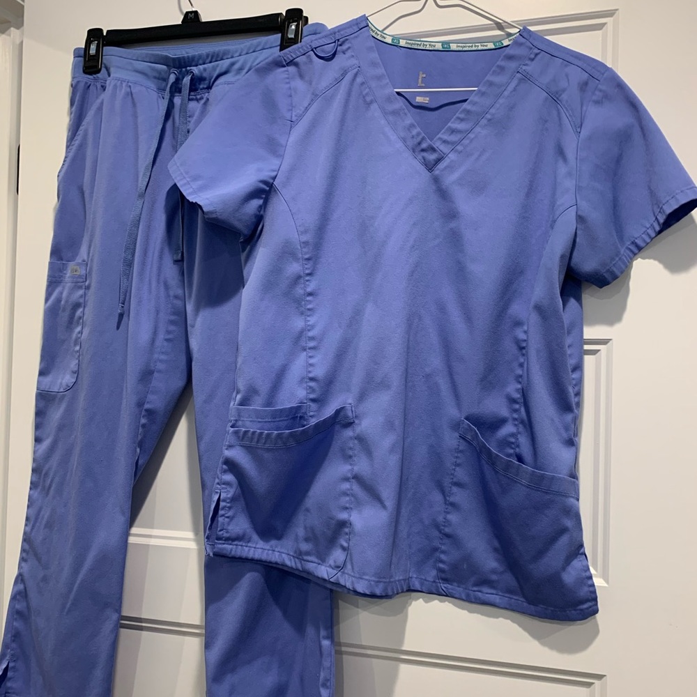 Irg scrub set.